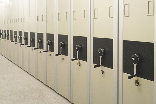 密集架廠家深圳海發(fā)專業(yè)生產(chǎn)密集架、密集柜、手動(dòng)密集架、檔案密集架等產(chǎn)品