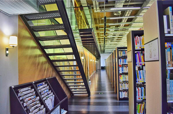 圖書館家具、圖書館書架深圳海發(fā)專業(yè)生產(chǎn)